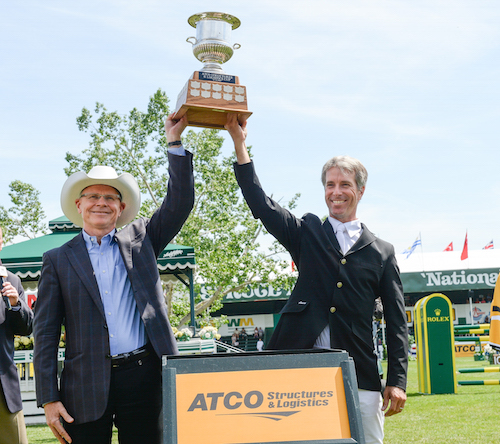 Richard Spooner raises his winning trophy with Steve Lockwood,
President & COO, ATCO Structures & Logistics
