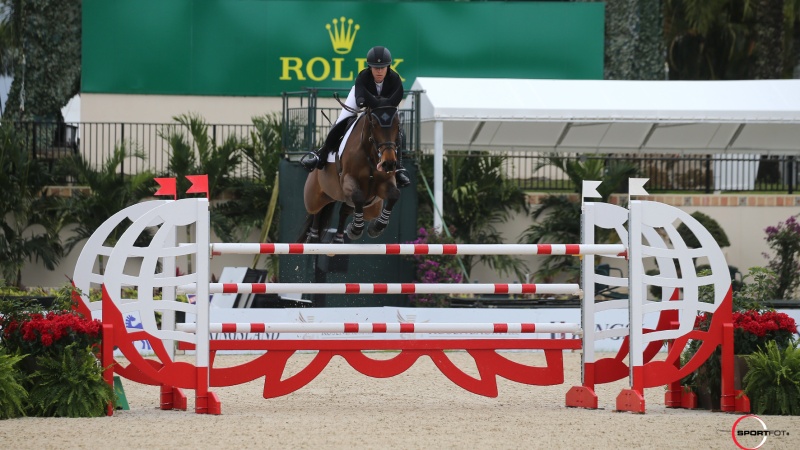 Sydney Shulman-Desiderio Races to the Top of the $37,000 Douglas Elliman Real Estate 1.45m CSI5* 