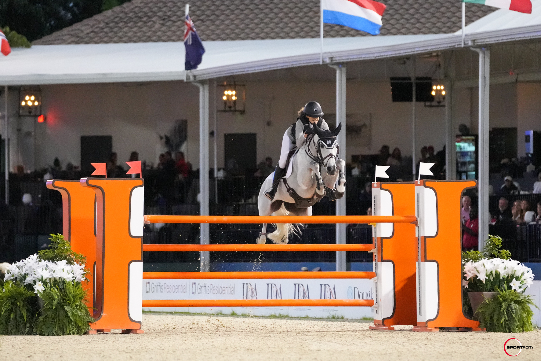 Caroline Mawhinney Triumphs in $25,000 Hermès Under 25 Semi-Final Grand Prix